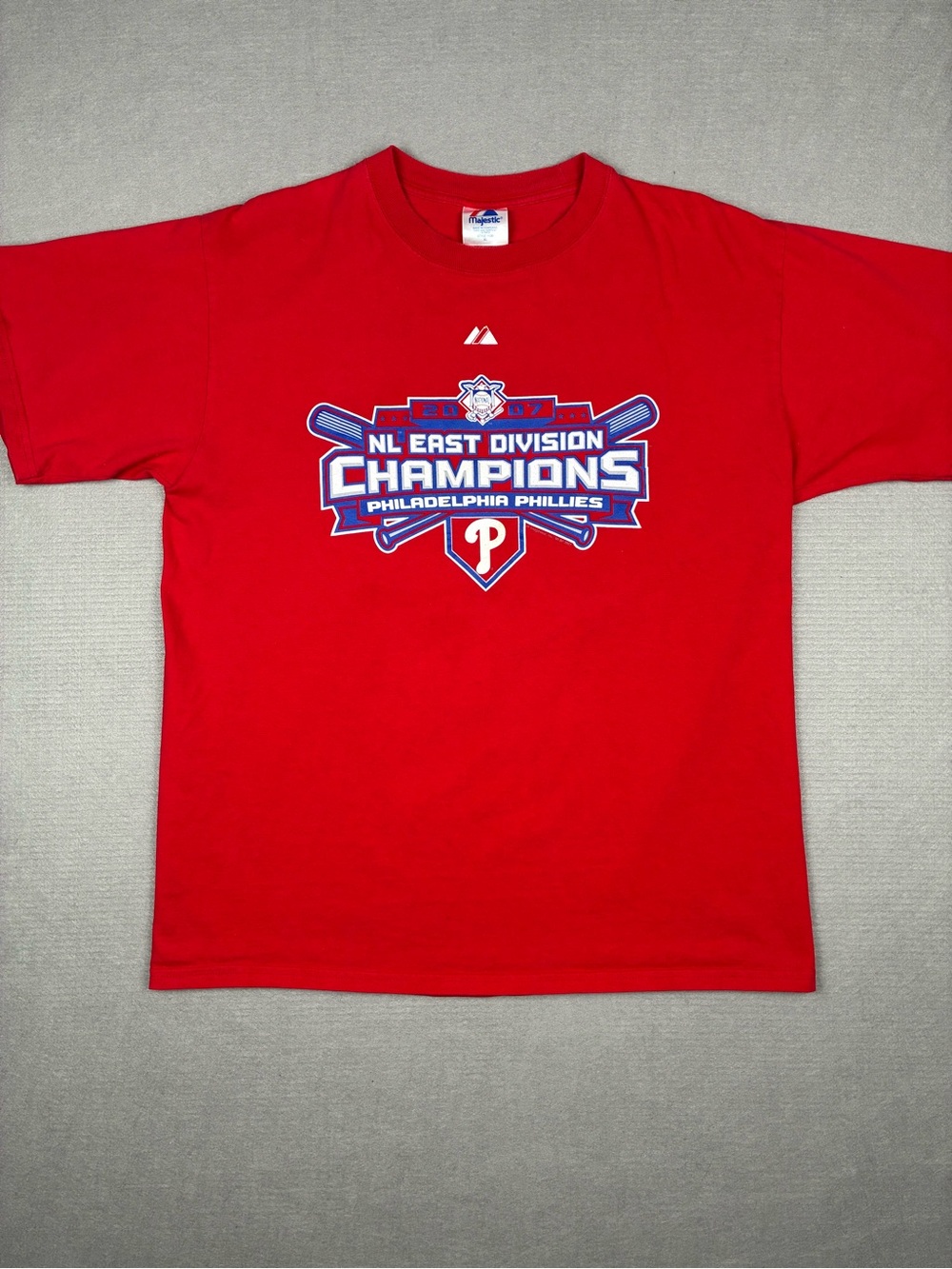 VTG Y2K Majestic Red Philadelphia Phillies NL East Champions Tee XL